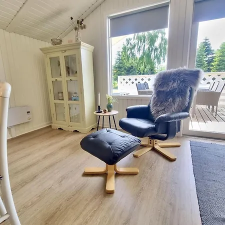 Gemuetliches-ferienhaus-nahe-ostsee-mit-terrasse-und-holzofen Holiday home Skovbyballe