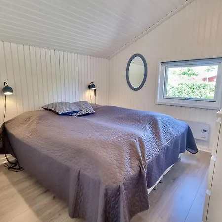 Gemuetliches-ferienhaus-nahe-ostsee-mit-terrasse-und-holzofen Holiday home Skovbyballe