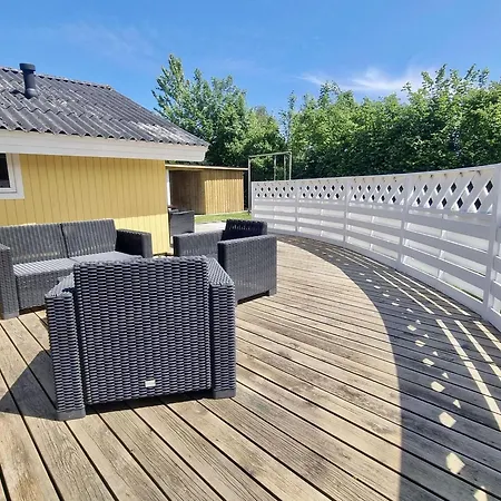 Holiday home Gemuetliches-ferienhaus-nahe-ostsee-mit-terrasse-und-holzofen *