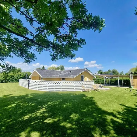 Gemuetliches-ferienhaus-nahe-ostsee-mit-terrasse-und-holzofen Holiday home Skovbyballe