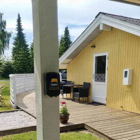 Gemuetliches-ferienhaus-nahe-ostsee-mit-terrasse-und-holzofen Holiday home *